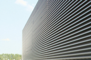 EKU GRID è un sistema per realizzare griglie frangisole in alluminio